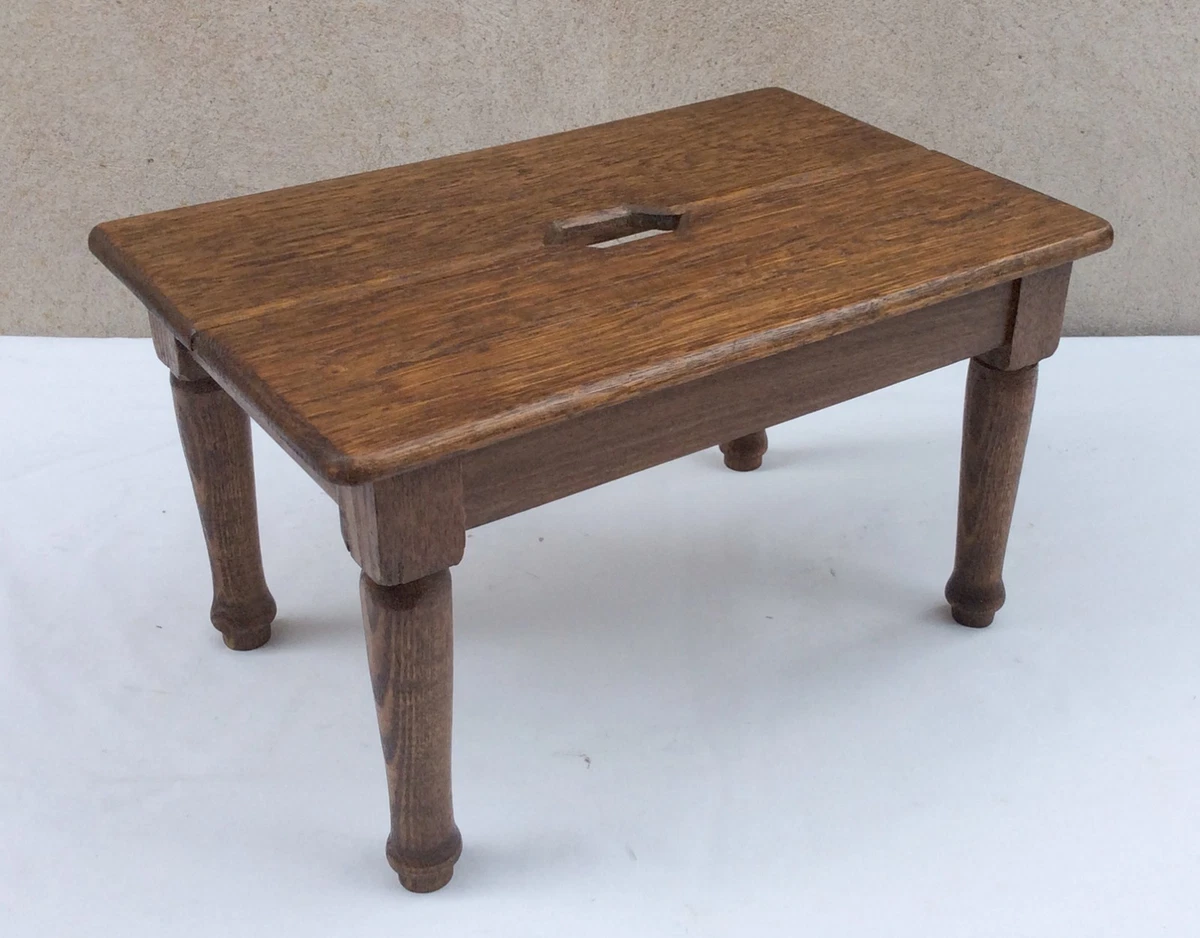ANCIEN TABOURET REPOSE pied en bois sculpté à la main .TBE.30X20X19 CM.TBE EUR 32,00 - FR