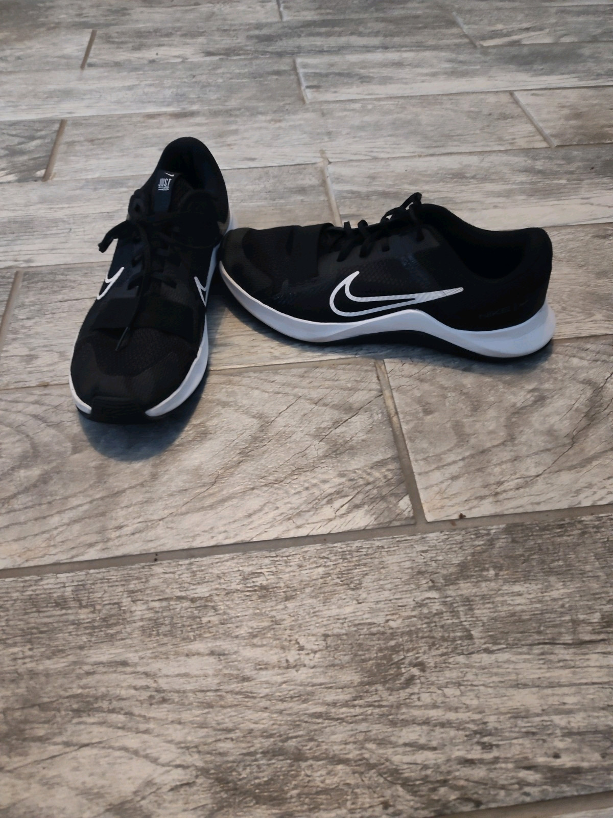 SAOLA Sneakers da cross training donna bianche e nere taglia 10 5