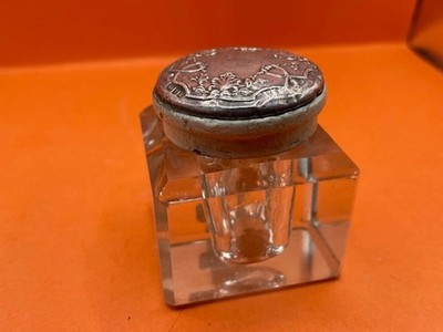 Tintenfass quadratisch schweres Klarglas mit Sterling Silber Top gemarkt London 1986