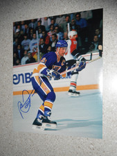 ST. LOUIS BLUES BERNIE FEDERKO SIGNED LOOKING FOR PASS 8X10