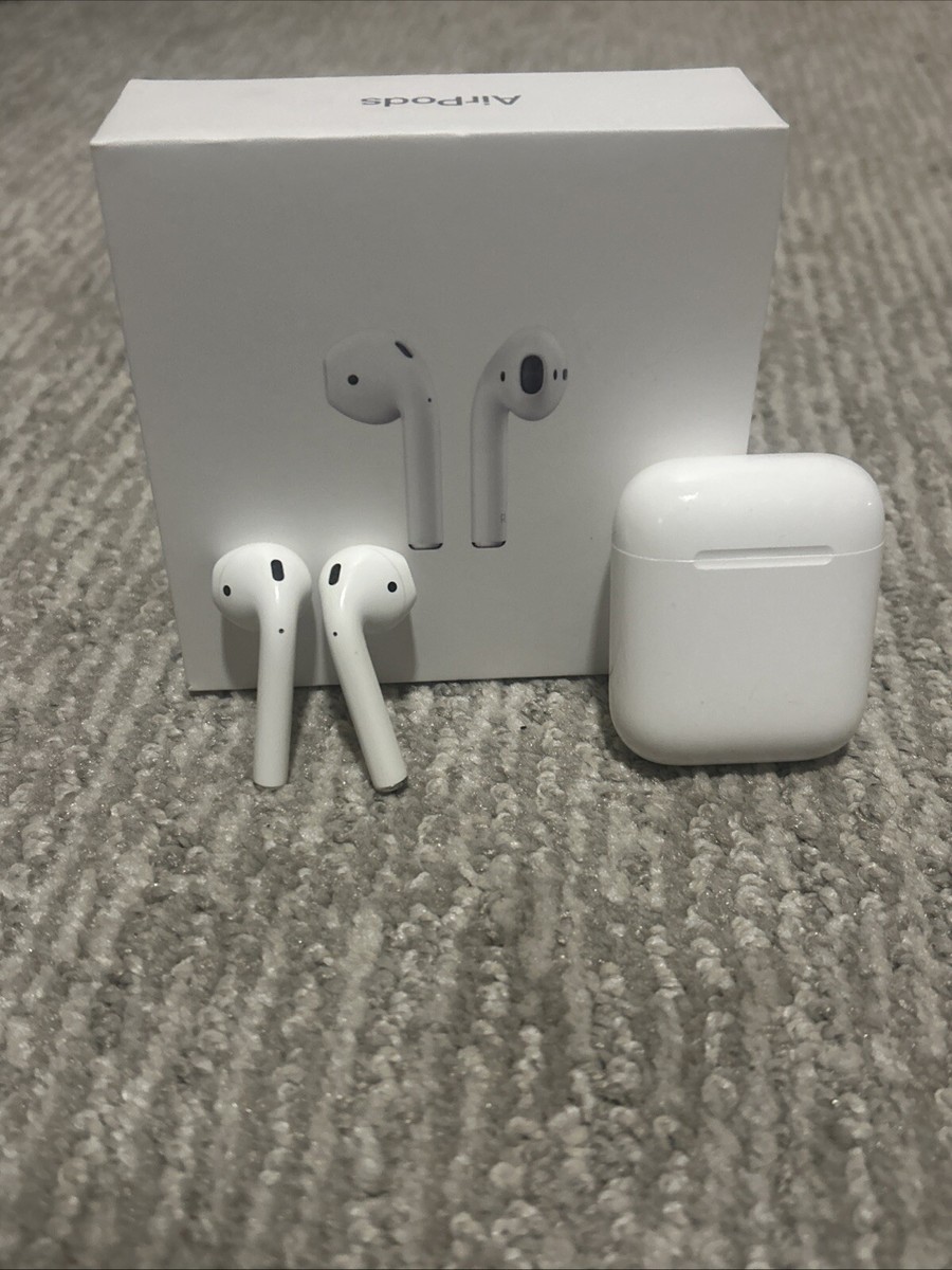 Apple AirPods 2nd Generation with Wireless Charging Case
