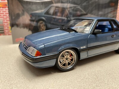 GMP 1:18 Ford Mustang 5.0 LX ano de construção 1989 azul metálico 18977