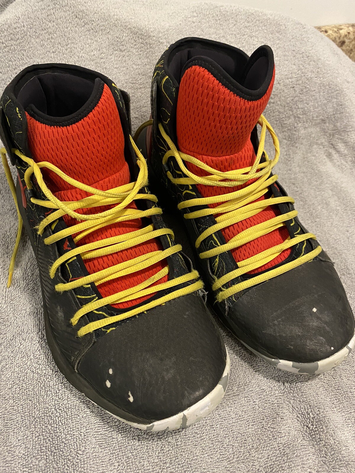 Used Worn Under Armour ICON Basketball Shoes Size 13 Gem