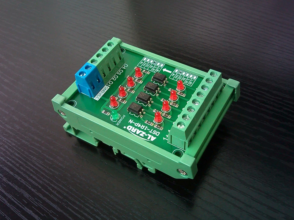 Placa de aislamiento optoacoplador de cuatro vías PLC placa de conversión de voltaje de nivel de señal Foto 2 de 4