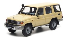 Almost Real Toyota Land Cruiser 76 2017 1:18 ALM870102