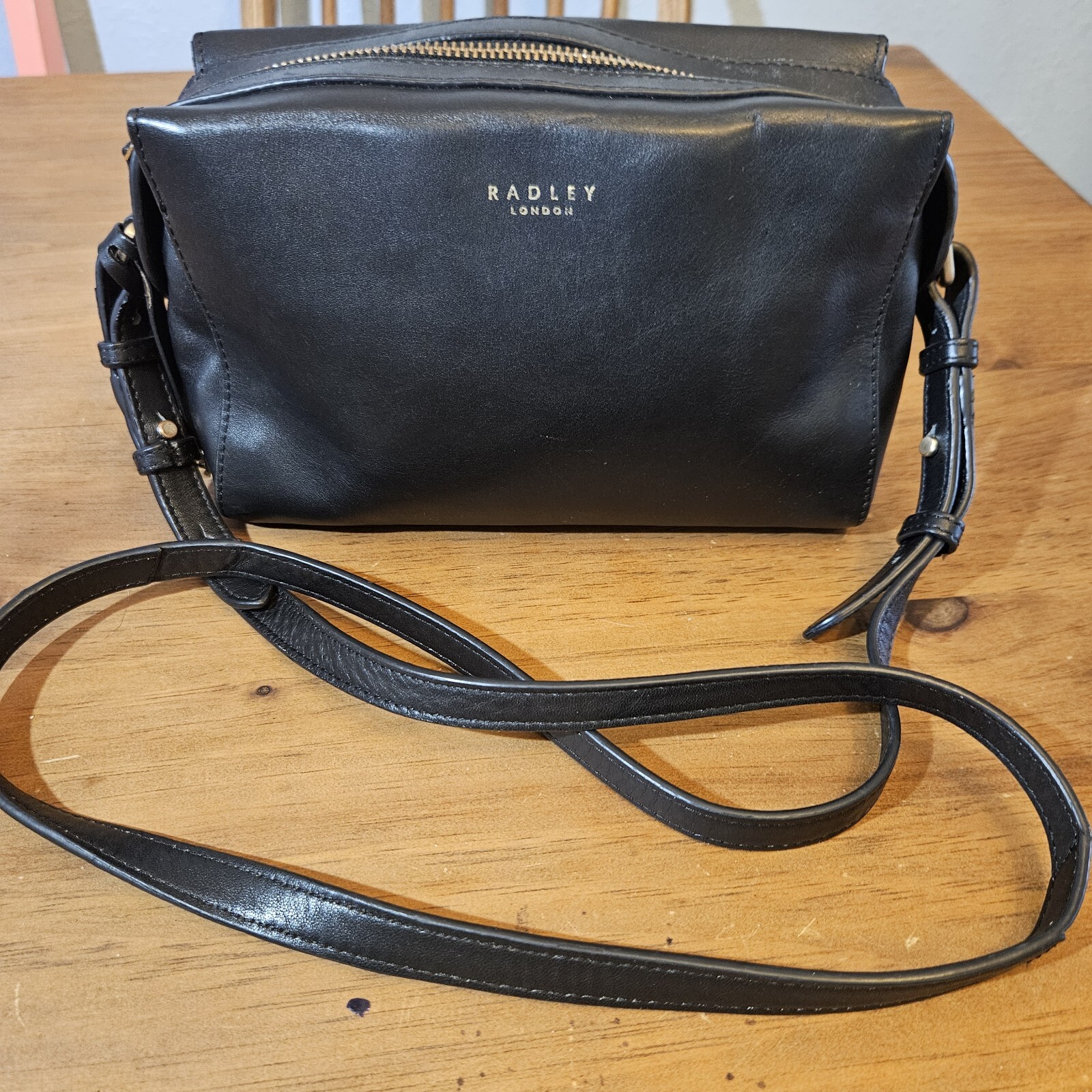 Radley London Small Leather Zip Top Camera Bag Black Gem