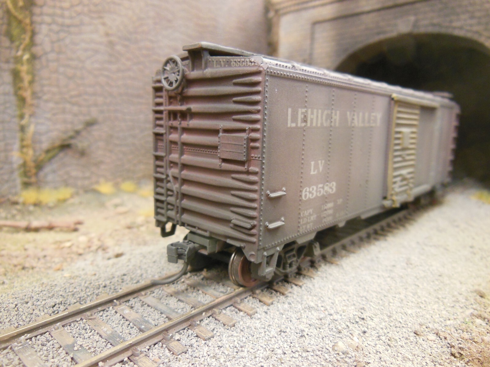 HO SCALE LEHIGH VALLEY 63583 40' BOX CAR CUSTOM DECORATED/WEATHERED eBay