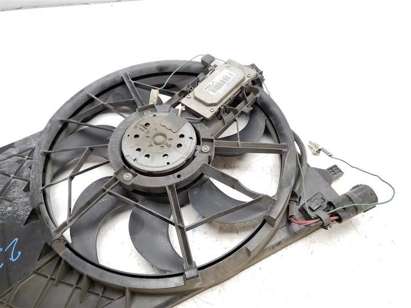 Conjunto de ventilador de radiador Mazda 3 2004-2009 sin turbo OEM Z60215025C Foto 3 de 4