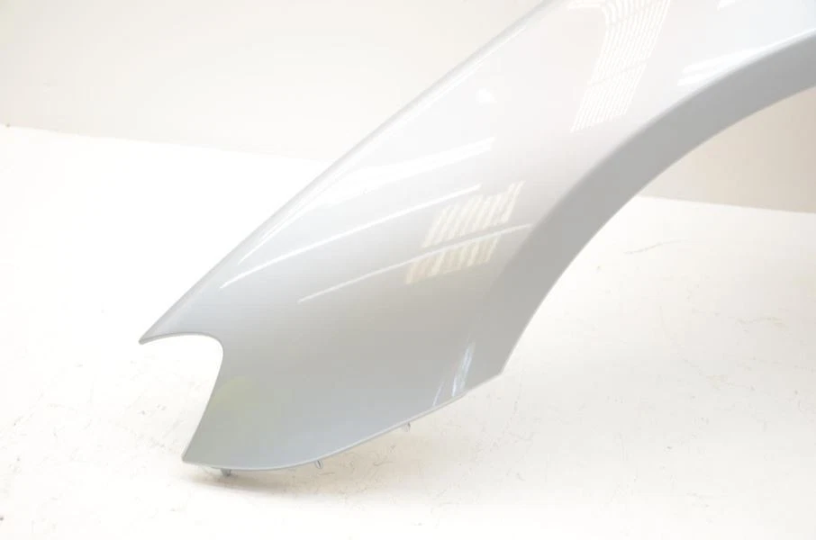 BMW 640I Gran Coupé 2012-2019 conjunto guardabarros delantero izquierdo conductor plateado Foto 2 de 4