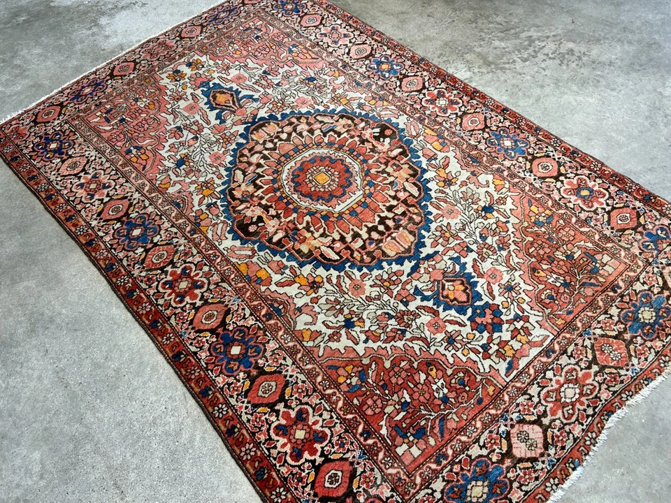 3'3"x5' Antique Hand-Knotted 100% Wool Pile Sarouke Farahan Rug - Image 4 of 4