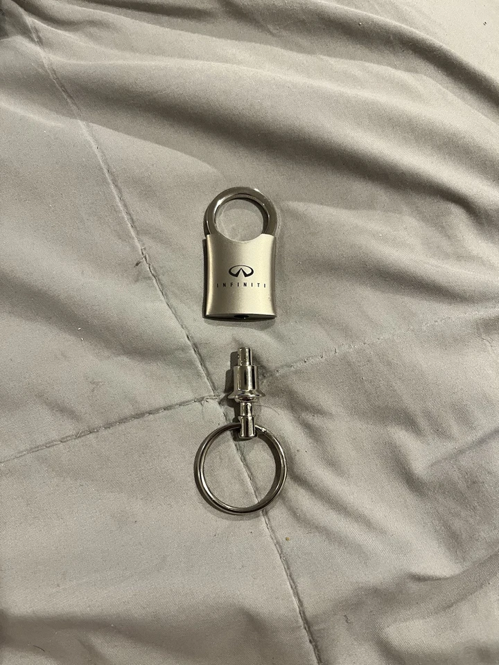 LLAVERO DUAL INFINITI Foto 2 de 3