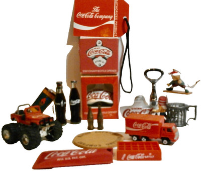 VINTAGE MIXED LOT COCA-COLA COLLECTIBLES OPENERS MINIATURE BOTTLES TOYS ORNAMENT