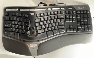 Microsoft Natural Ergonomic Keyboard 4000 v1 USB Wired KU-0462
