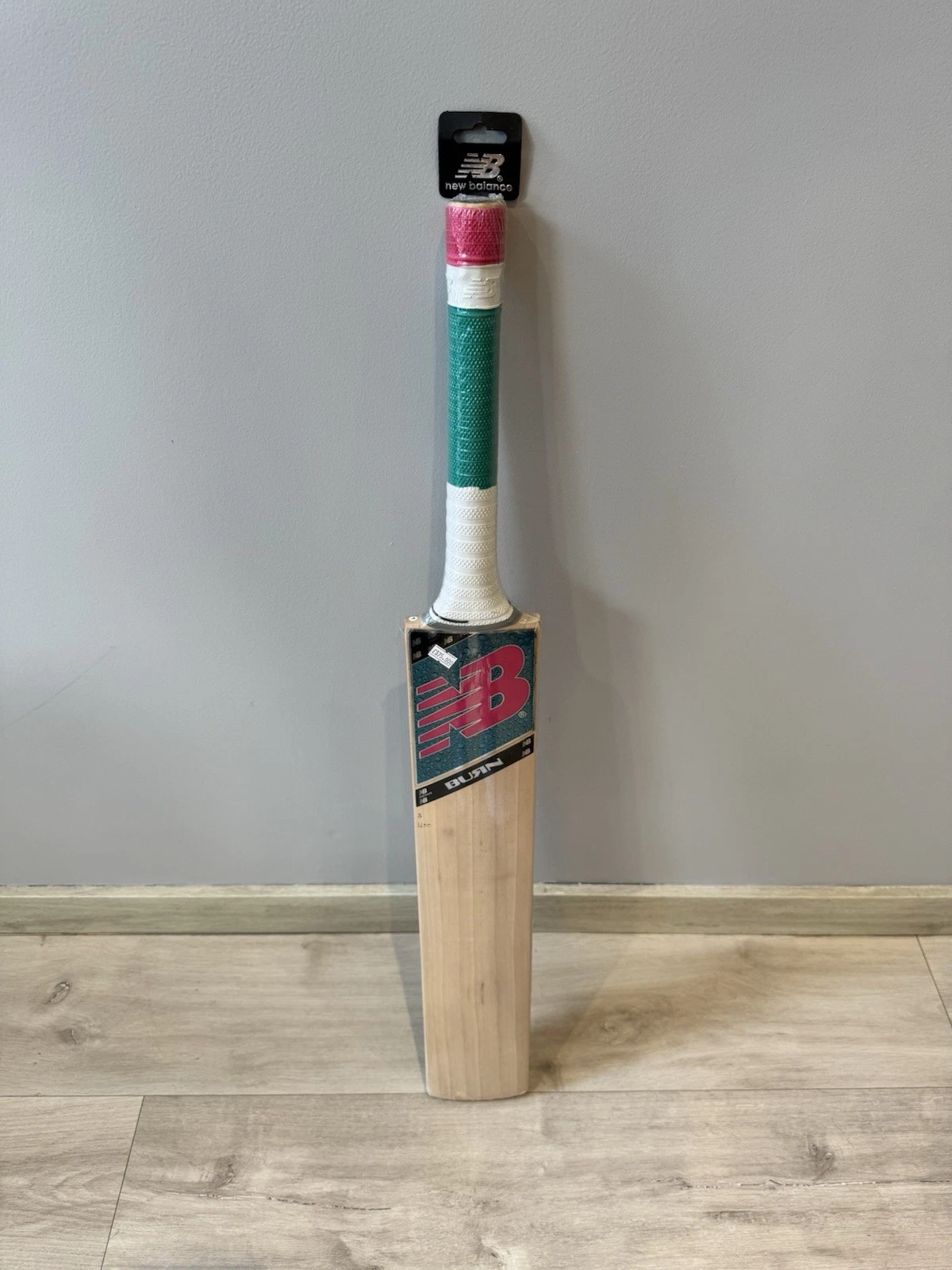 New Balance Burn 20/21 Cricket Bat English Willow 84-86cm SH Grip Slight Damage