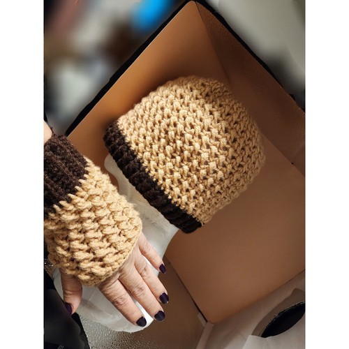 Winter Beanie hat and fingerless gloves set Crochet mocha brown uni - Picture 4 of 5