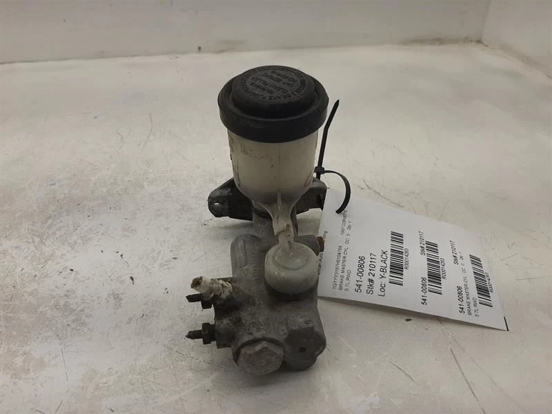 Brake Master Cylinder 1986-1987 Chevrolet Corvette 10052280 - Image 3 of 4