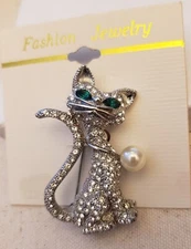 Beautiful Cat Pin Brooch Rhinestones Sparkly 