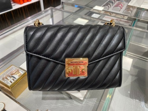 NWT Michael Kors Medium Rose Quilted 