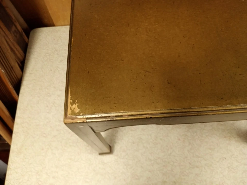 Madera dorada de colección firmada Mid-Century End Cir años 60 firmada por John Colby & Sons Foto 4 de 4