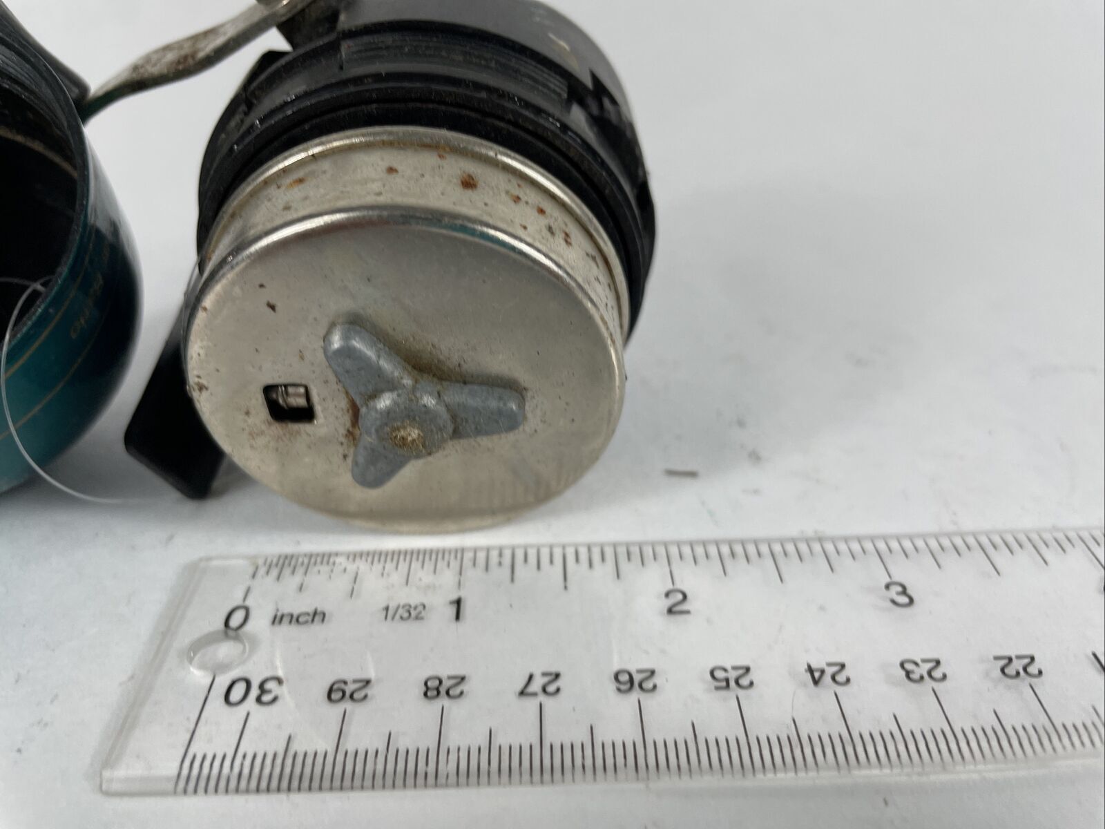 Shakespeare Fishing Reel SC 52 3.2:1 Gear Ratio 65 YDS 8LB Test Green