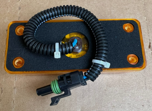 Dialight 18 Series 12.0 Volt Amber LED Light, P/N 18001AB809, 089170, 436872 - Picture 5 of 9
