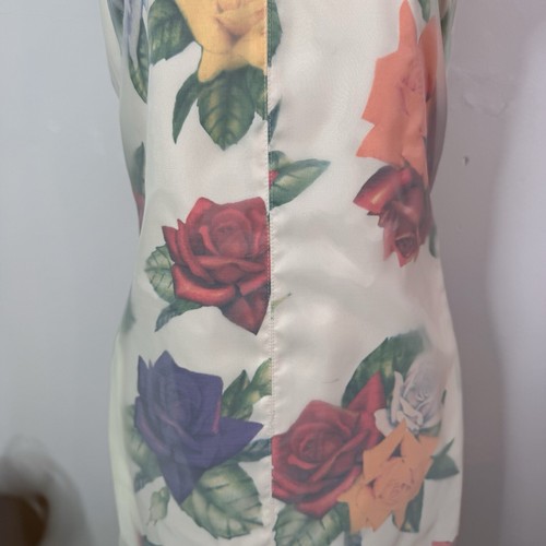 Vestido Vaina Commission Hombro Frío Organza Floral Borde Crudo Avant Garde Talla 4 - Imagen 5 de 14