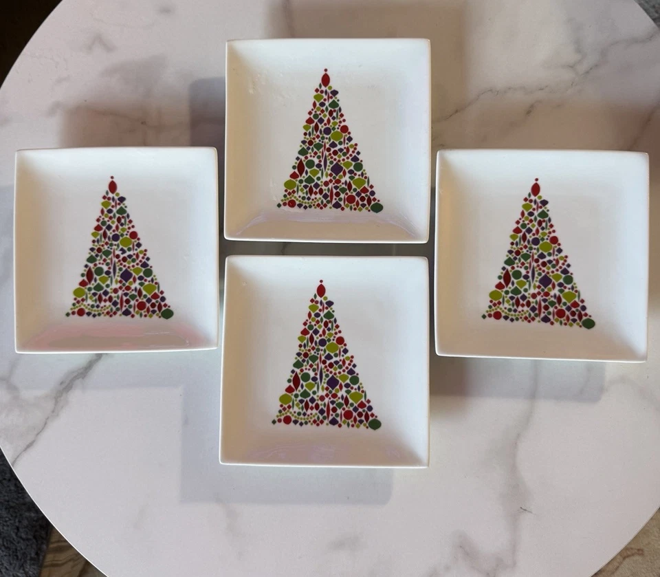 Juego de 4 platos de aperitivo de árbol de Navidad de caja y barril de 6" 2011 Foto 4 de 4