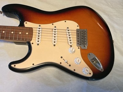 Fender Stratocaster Electric Guitar Sunburst Rosewood 6 String w/ Gig Bag LEFTY