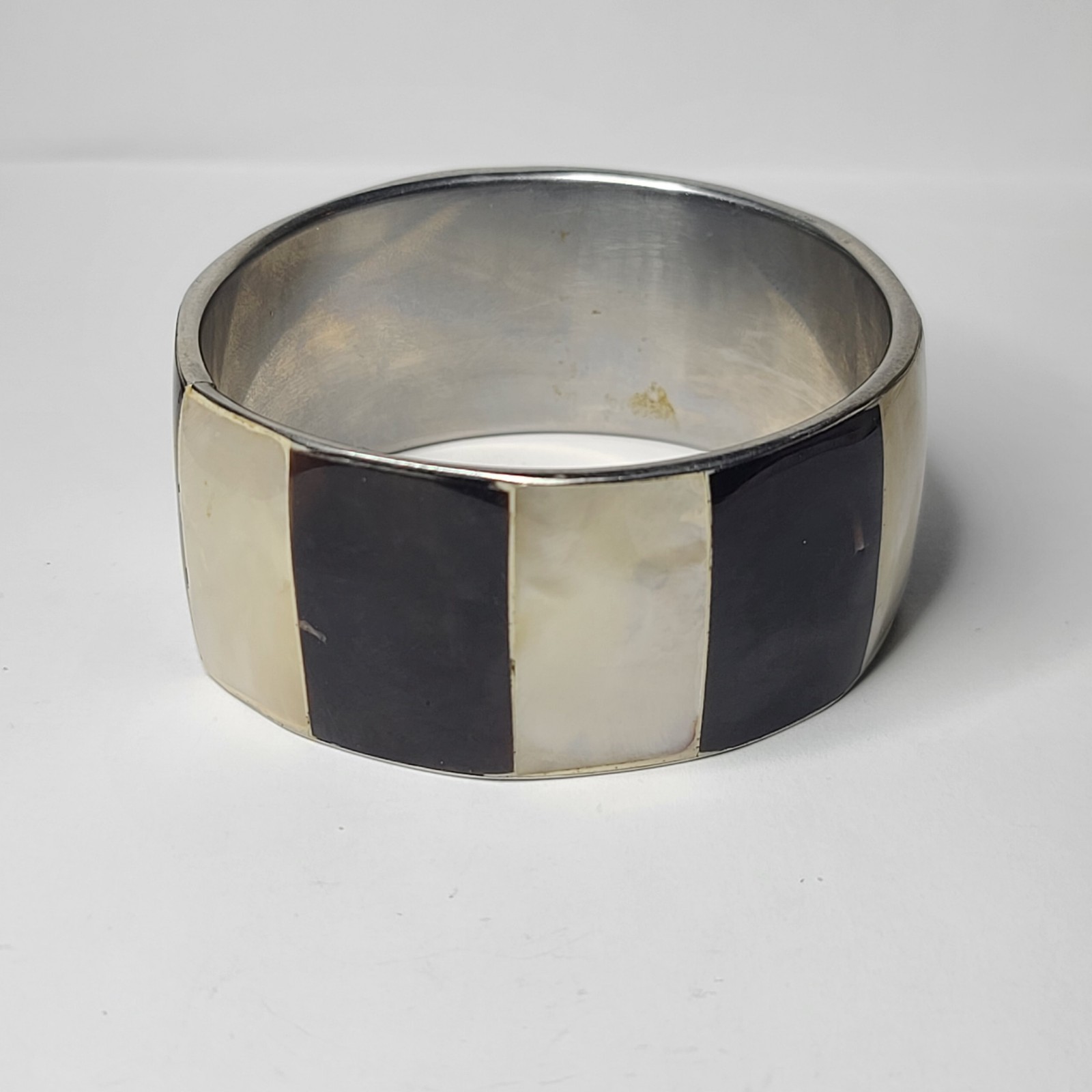 Vintage Shell Bangle Bracelet - image 2