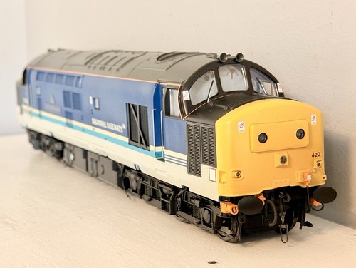 Heljan Spur O Class 37 37420 The Scottish Hosteller Regional Railways Livery | Condition: Used