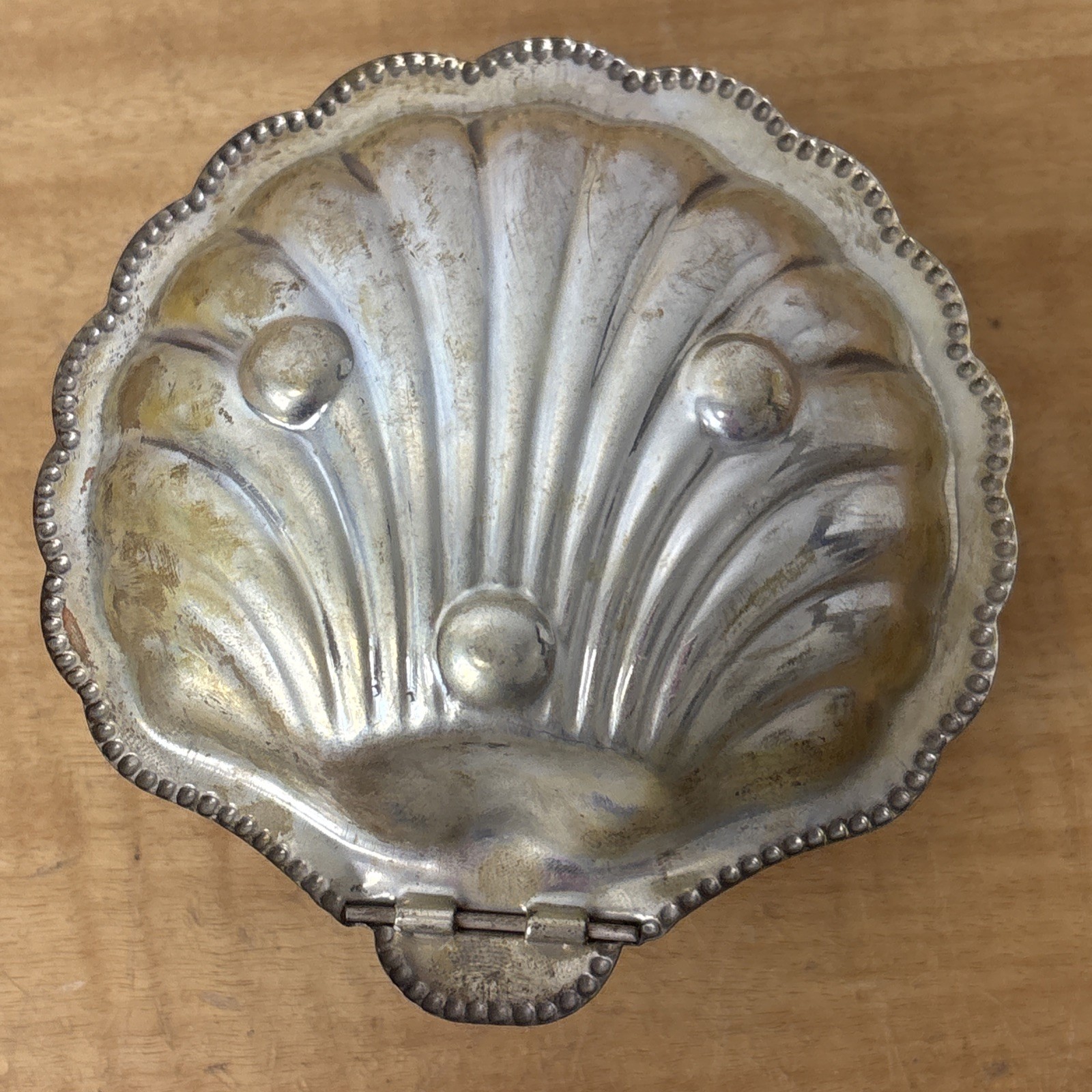 Vintage E & J Leek Silverplate Clamshell With Frosted Glass Liner Container