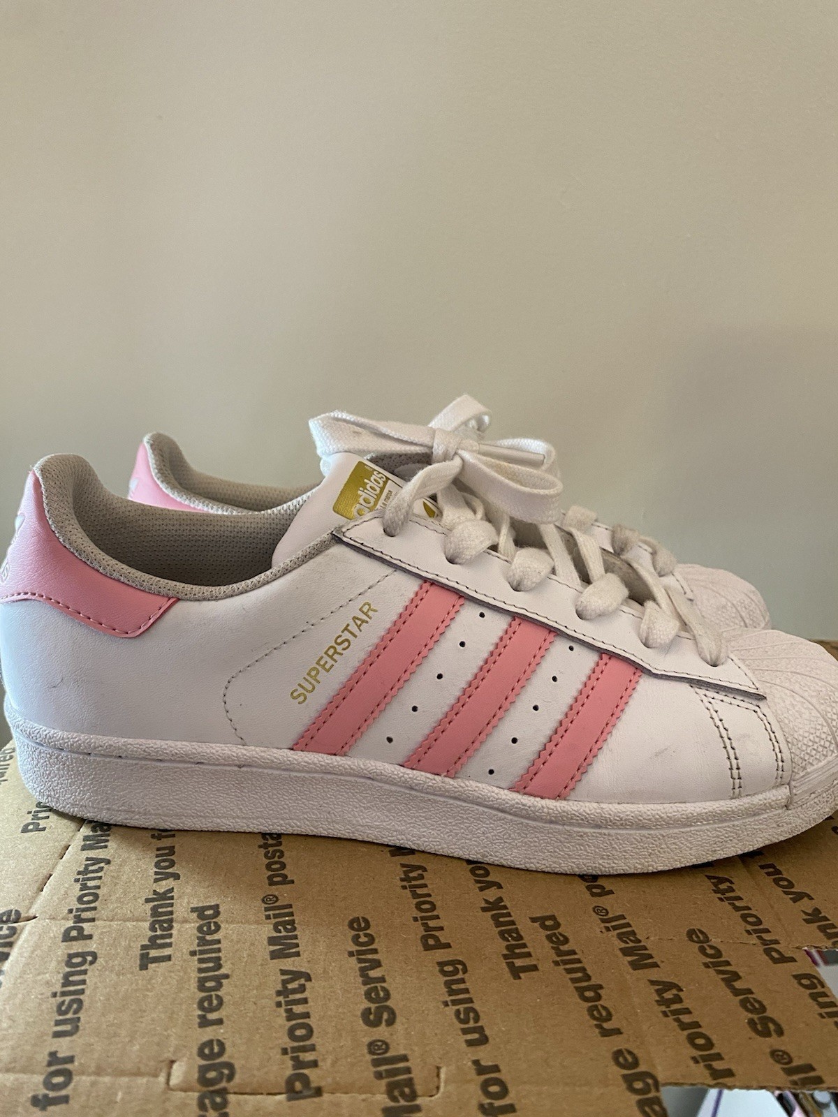 SAOLA Adidas con punta a conchiglia bianca e rosa taglia 5