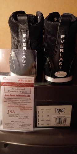 Julio Cesar Chavez Autograph Shoe with JSA Certificate - Picture 3 of 3