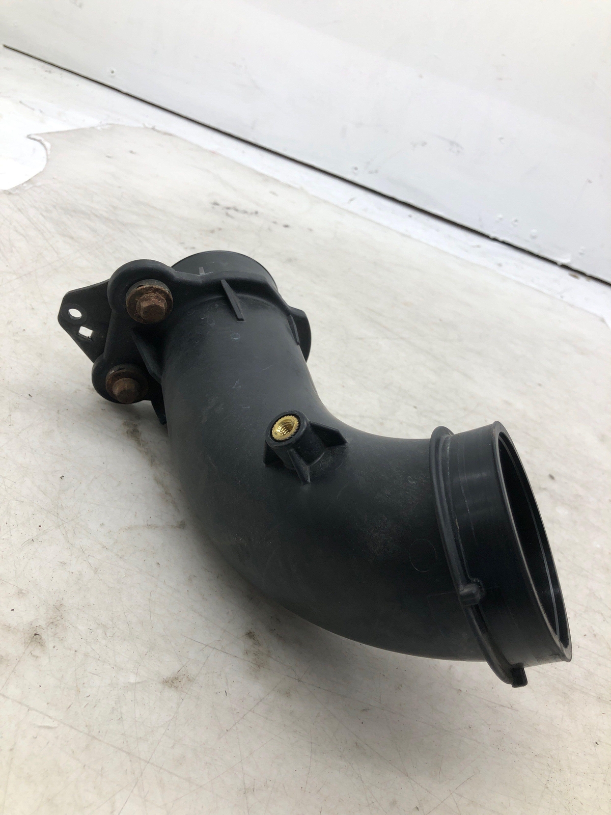 2016-2020 BENTLEY BENTAYGA 6.0 W12 LEFT TURBO AIR INTAKE SUCTION HOSE 36A129615A