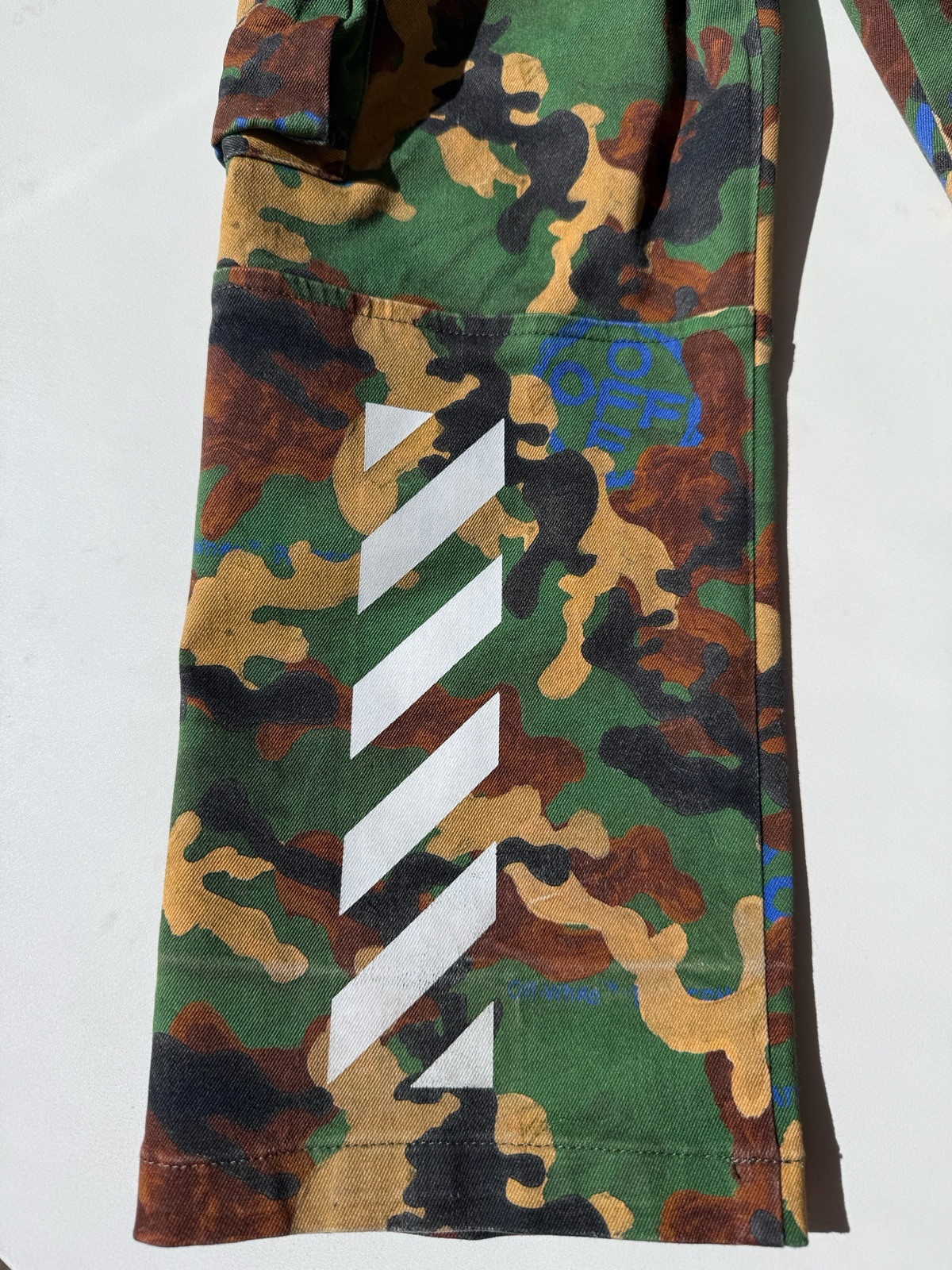 $505 Off White Kids Boys Camo Camouflage Print Khaki Cargo Pants Trousers Size 6 image 3