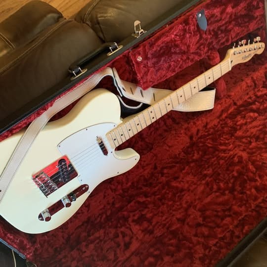 Fender Telecaster Guitar w/case, exc. cond.