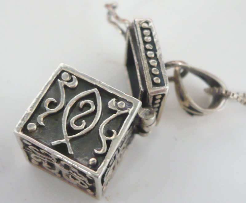 Estate Sterling Wish and Prayer Box Pendant Necklace, 18” Box Chain 10gr.