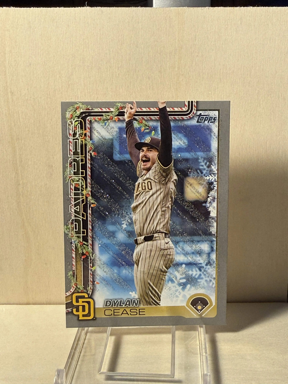 2025 Topps Holiday Dylan Cease Silver Glitter #H77 Padres