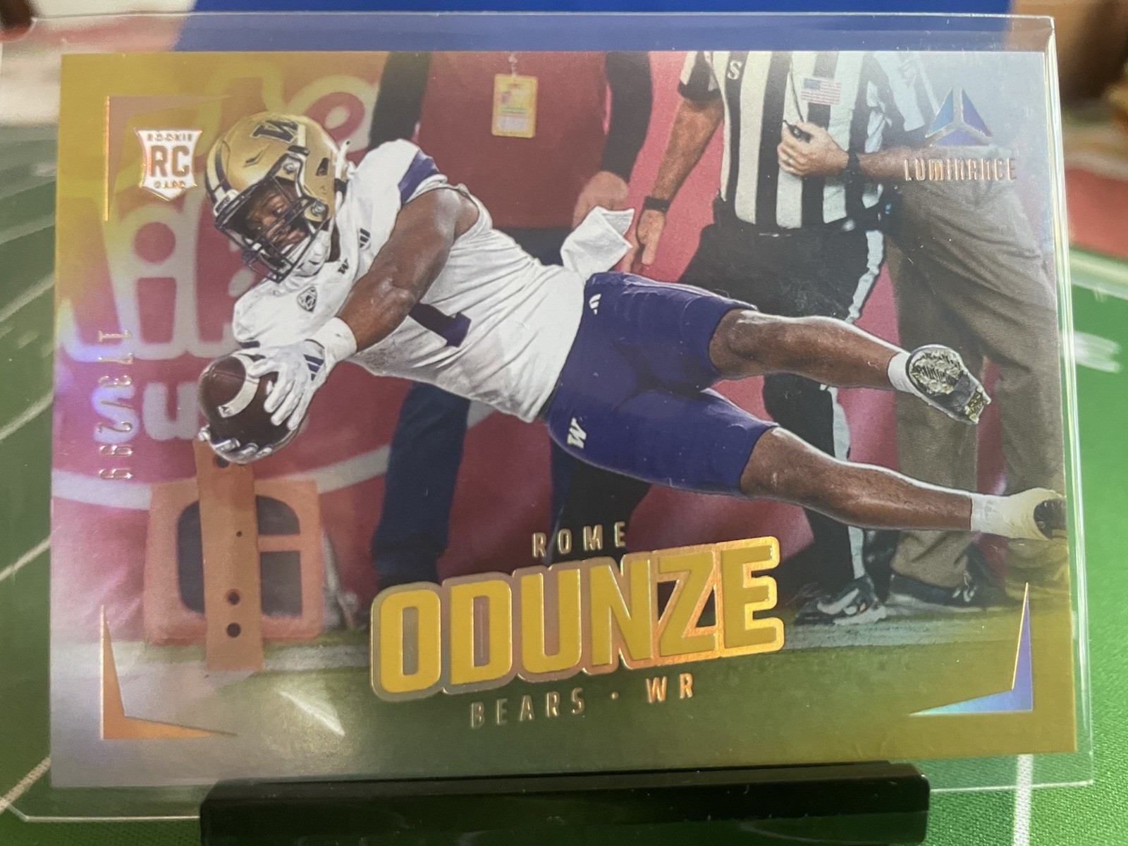 2024 Panini Luminance - Rookies Rome Odunze #185 Gold /299 (RC)