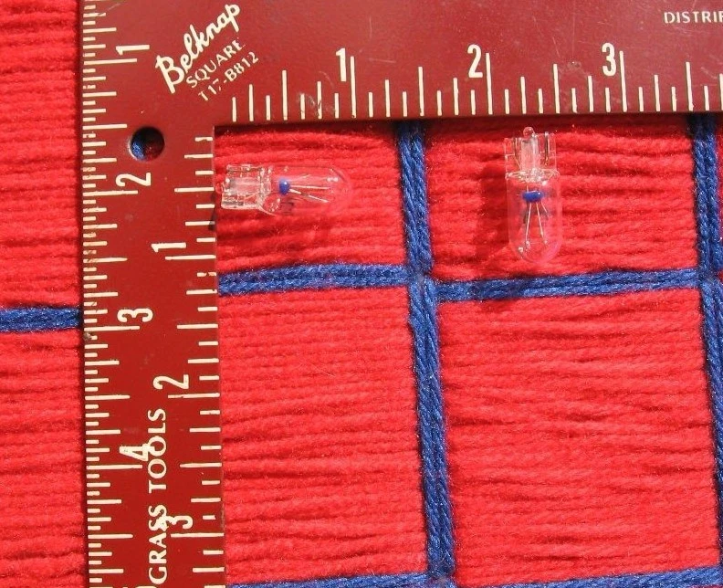 BOXof 10 New 5w GE miniature 28v LIGHT BULB 400 wedge base 5 watt 28 volt T3.25 - Image 2 of 3