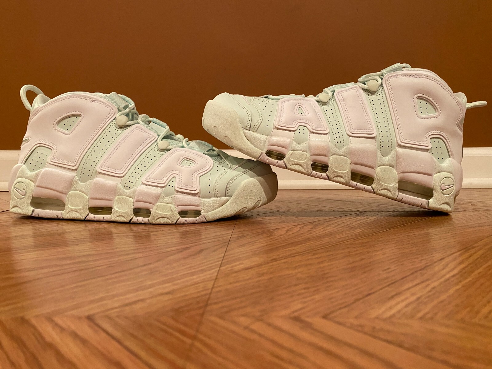 air more uptempo barely green