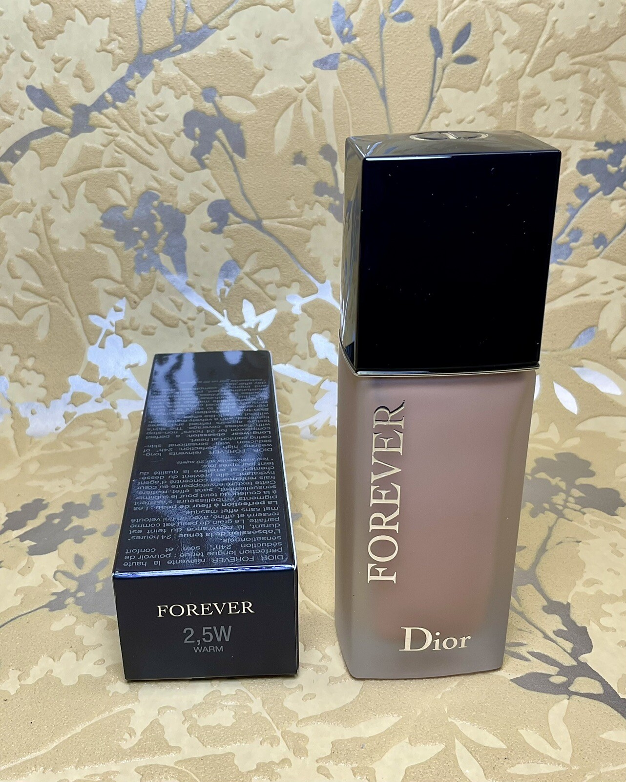 Dior Forever Skin Caring Foundation Matte 24H 30ml SPF35 Shade 2.5W Warm
