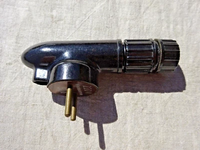 Altes Benzin Feuerzeug 220 Volt Bakelit - Bild 1 von 4