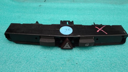 Opel Astra H 1.6 Warnblinkschalter 03758075