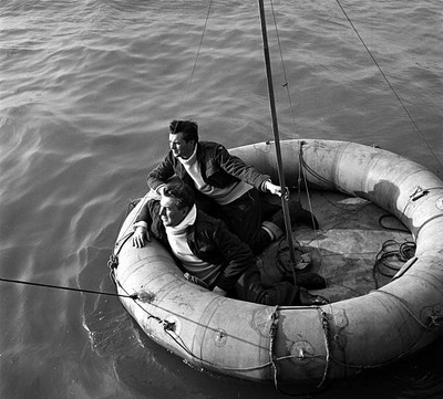 A scene from film Sea Shall Not Have Them a story based on exploit- 1954 Photo 1
