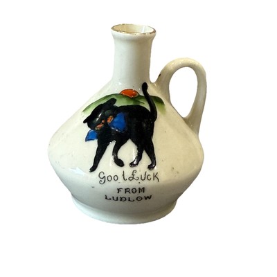Crested Black Cat China Vase Willow Art Good Luck Ludlow H7cm Vase um 1930