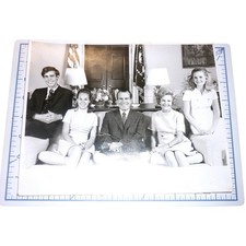 Official White House Photo Ricahard Nixon Family Pat Julie David Eisenhower