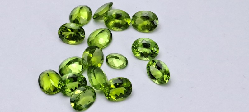 40 carats Oval Peridot Green CZ Cubic Zirconia Loose Stones