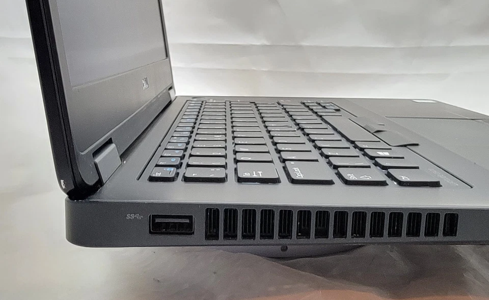 Dell Latitude E5470 - i5 6th Gen - 32GB RAM - 250GB SSD - 14" - HDMI - Win 11 - Image 4 of 4