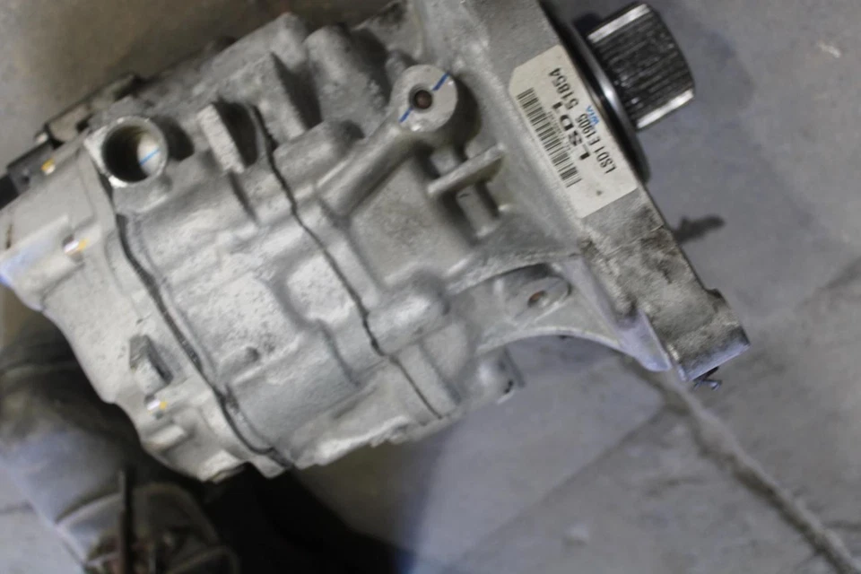 Hyundai Veloster 2020 usado diferencial de deslizamiento limitado tracción delantera 2,0 L 42.000 millas Foto 3 de 4